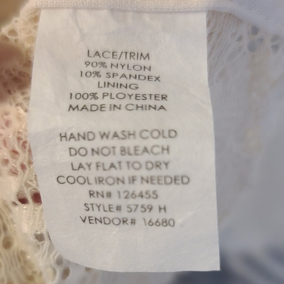 BKE Buckle Full Coverage Bralette Size Large Cream/White Color New WITH TAGS - Picture 4 of 4